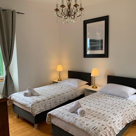 שיבניק Apartments And Rooms Ille מראה חיצוני תמונה