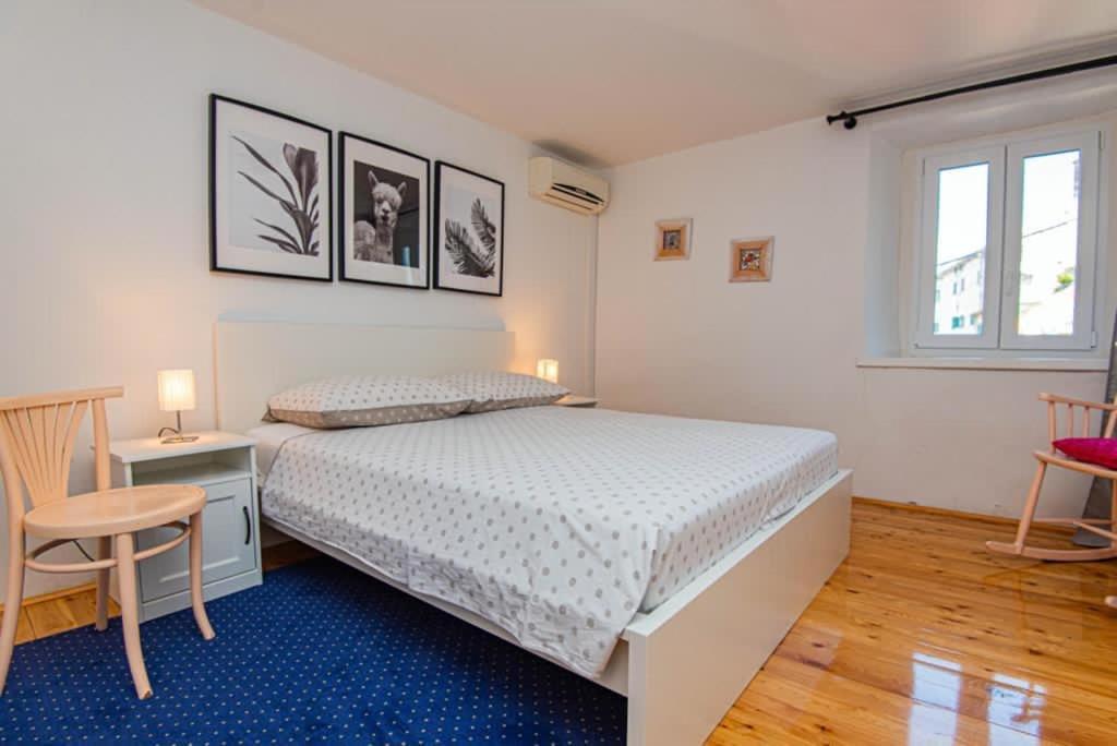 שיבניק Apartments And Rooms Ille מראה חיצוני תמונה