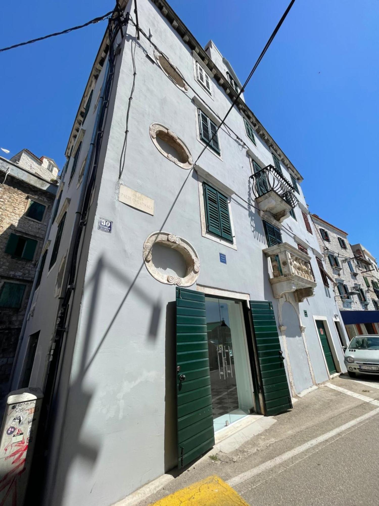 שיבניק Apartments And Rooms Ille מראה חיצוני תמונה