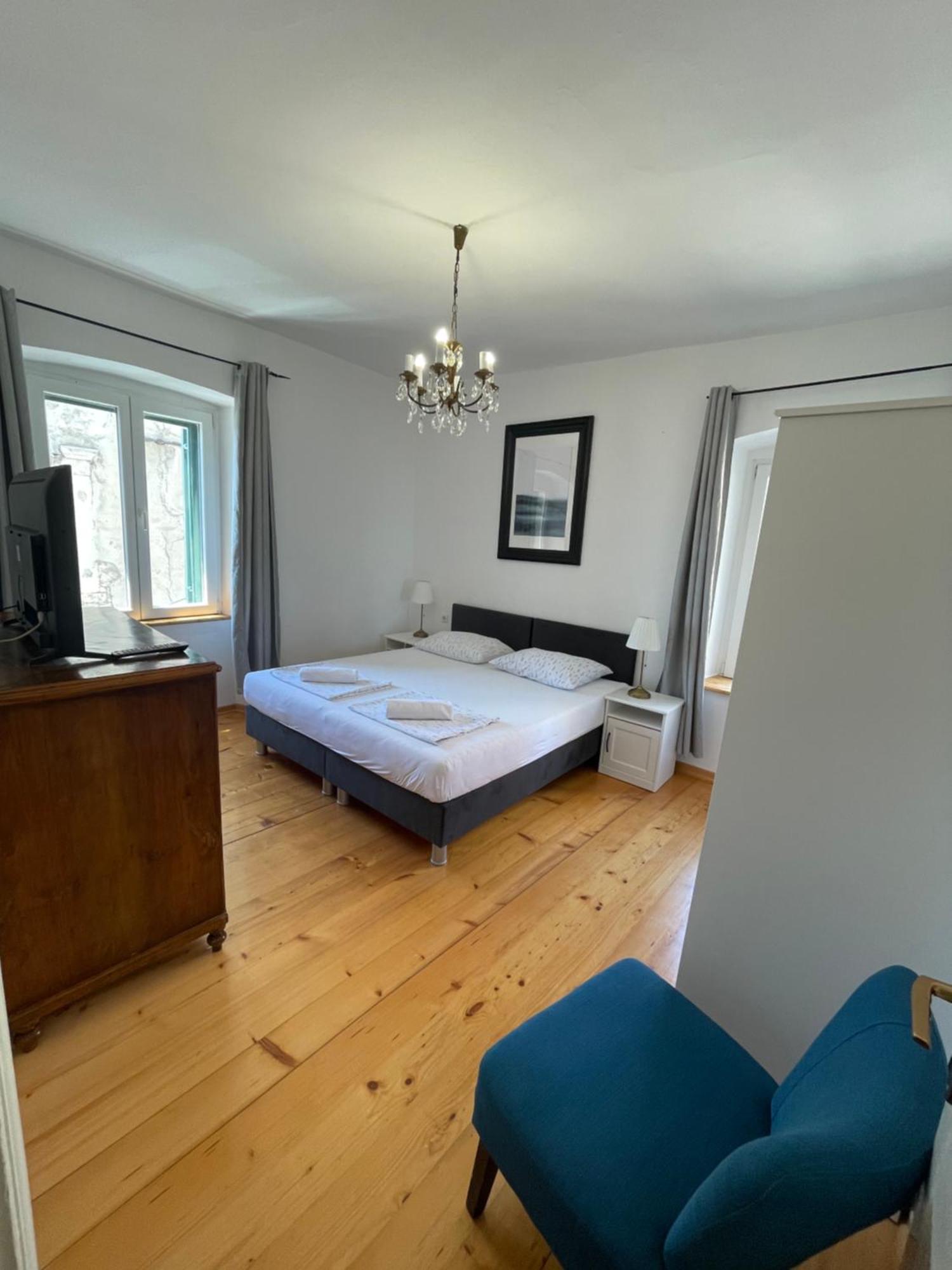 שיבניק Apartments And Rooms Ille מראה חיצוני תמונה