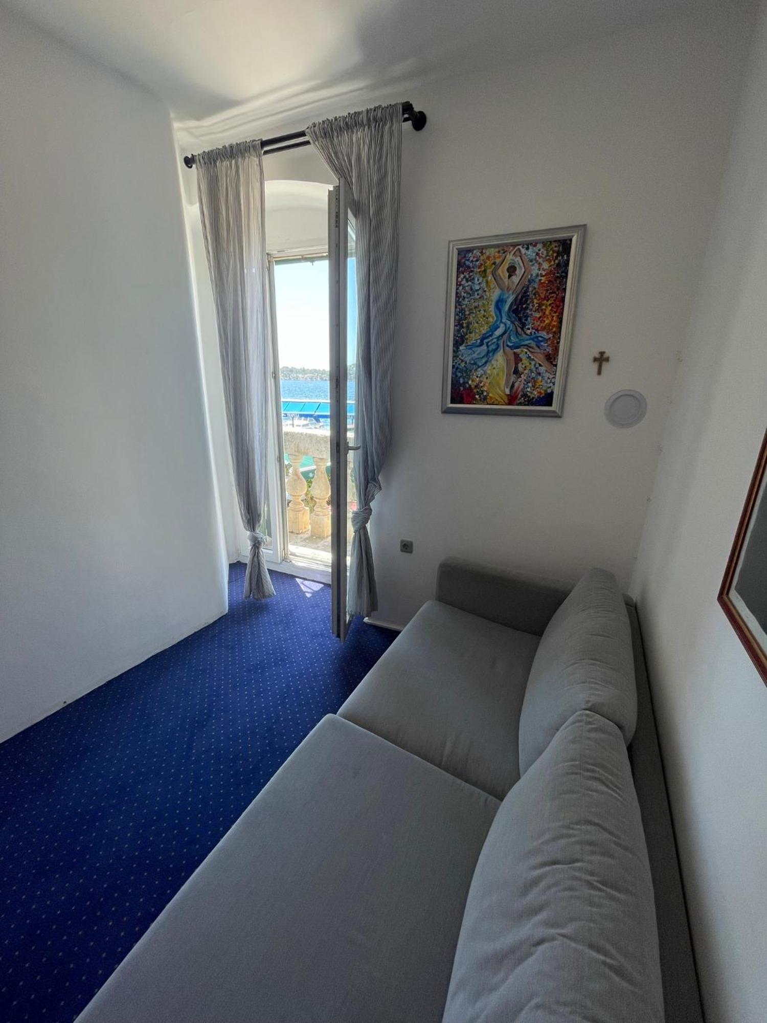 שיבניק Apartments And Rooms Ille מראה חיצוני תמונה
