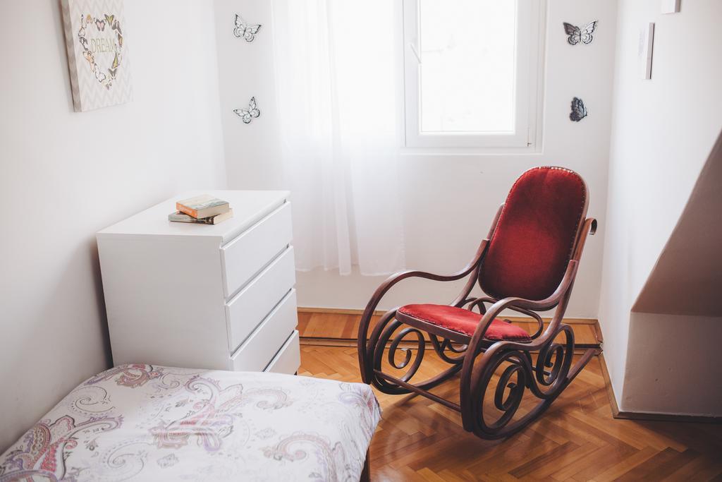 שיבניק Apartments And Rooms Ille מראה חיצוני תמונה