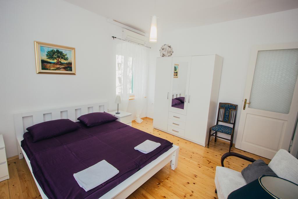 שיבניק Apartments And Rooms Ille מראה חיצוני תמונה