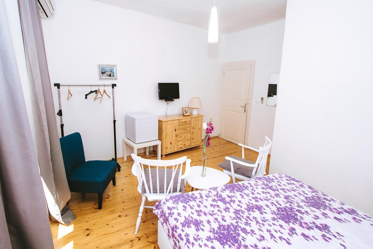שיבניק Apartments And Rooms Ille מראה חיצוני תמונה