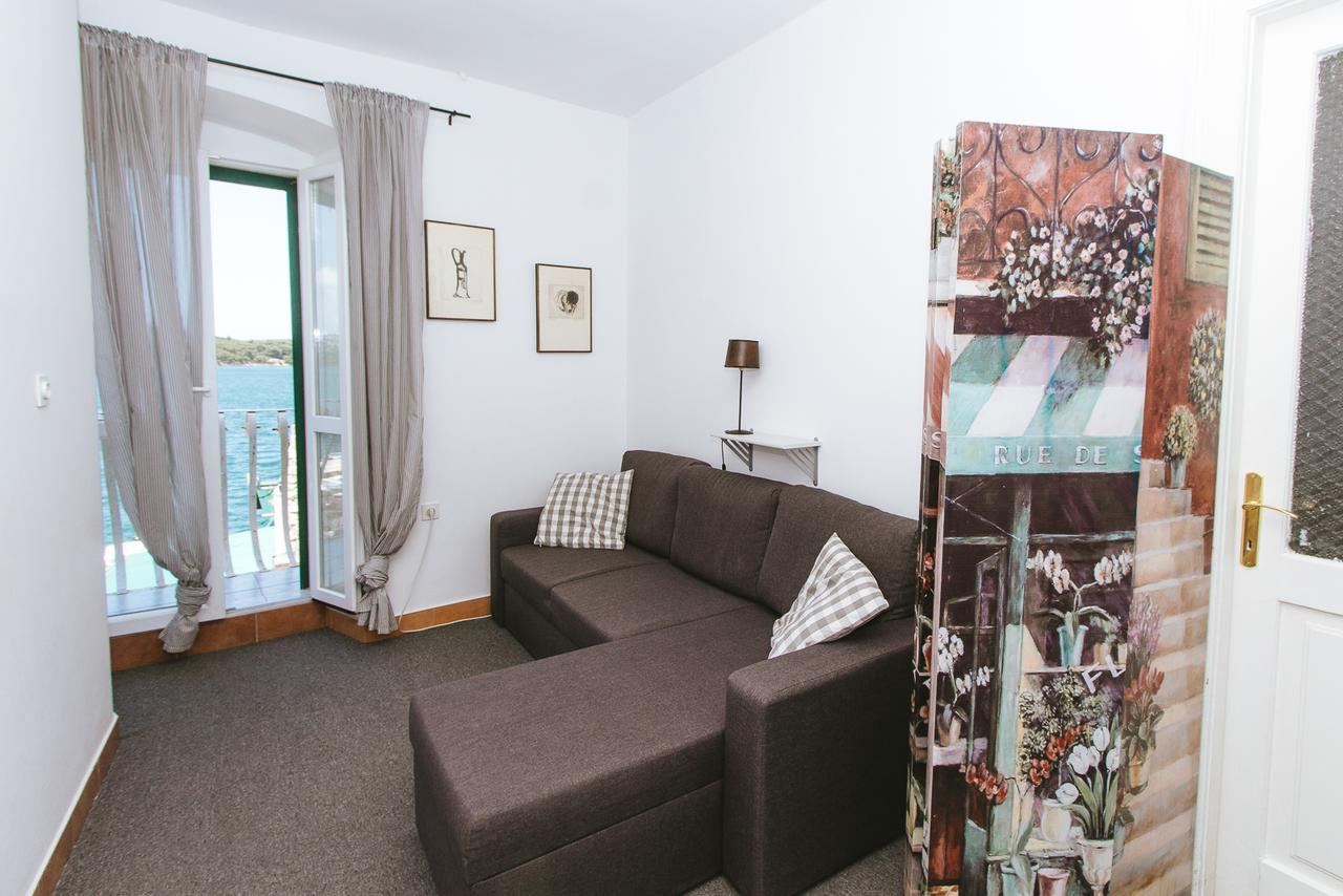 שיבניק Apartments And Rooms Ille מראה חיצוני תמונה