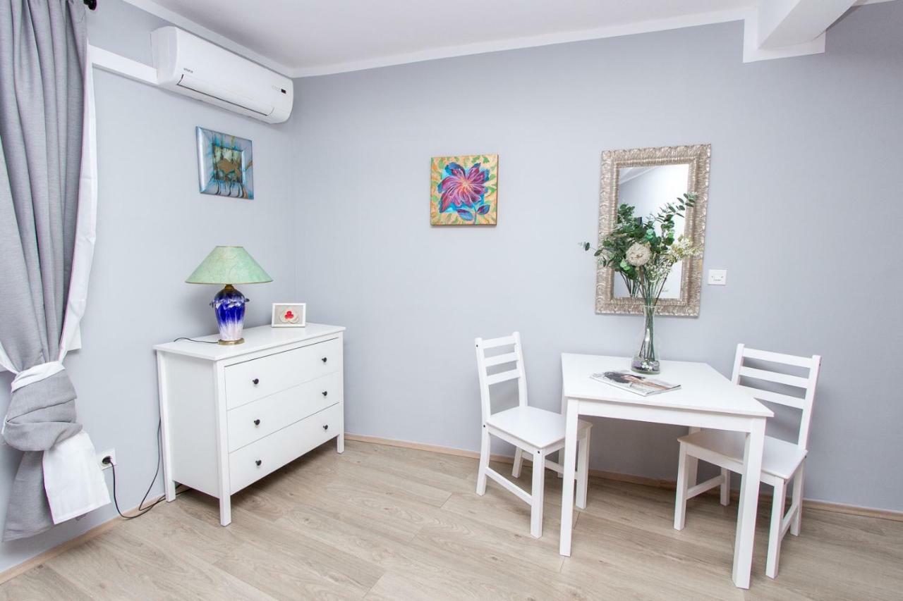 שיבניק Apartments And Rooms Ille מראה חיצוני תמונה