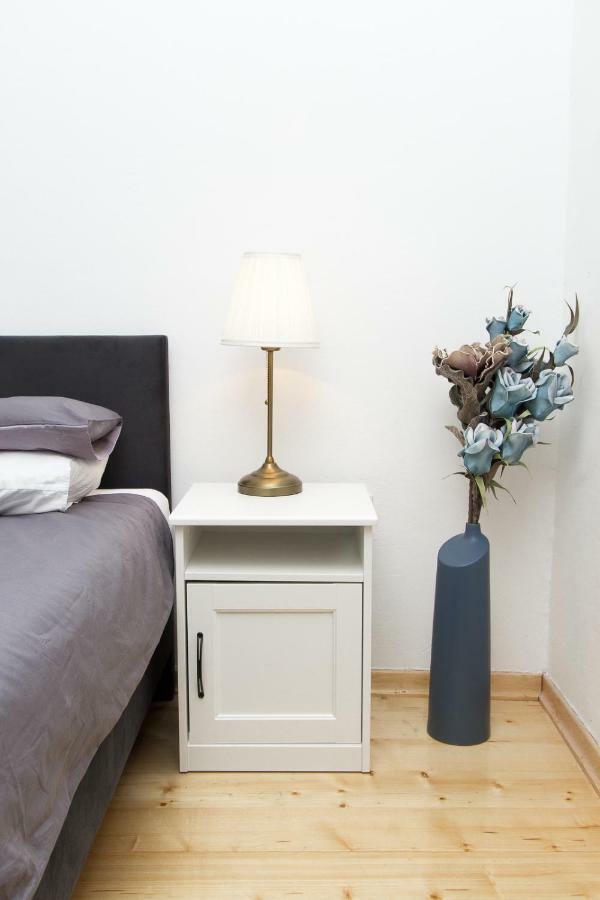 שיבניק Apartments And Rooms Ille מראה חיצוני תמונה